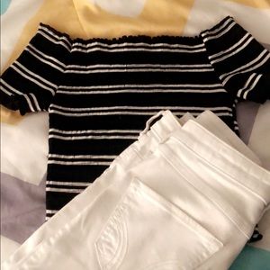 White hollister jeans and black&white top